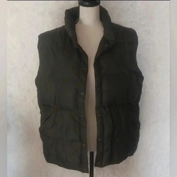Land’s End Quilted Puffer Vest - Picture 1 of 9